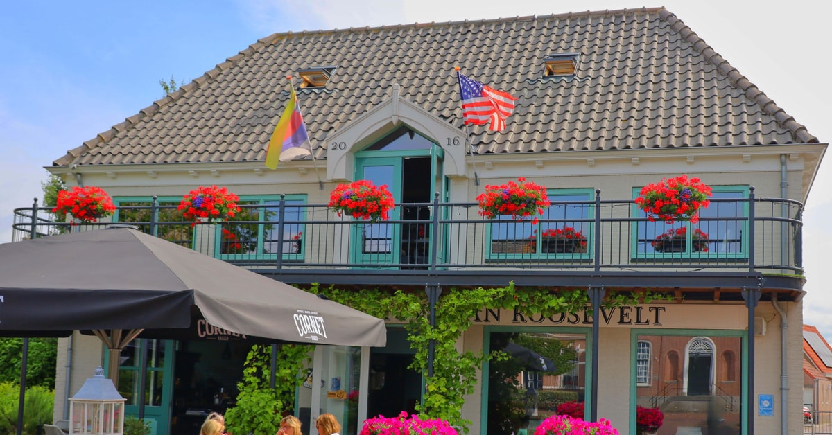 Het historische pand van Huys van Roosevelt met terras